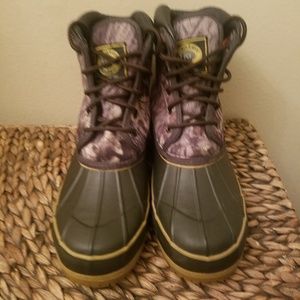 Crater ridge camo duck boots